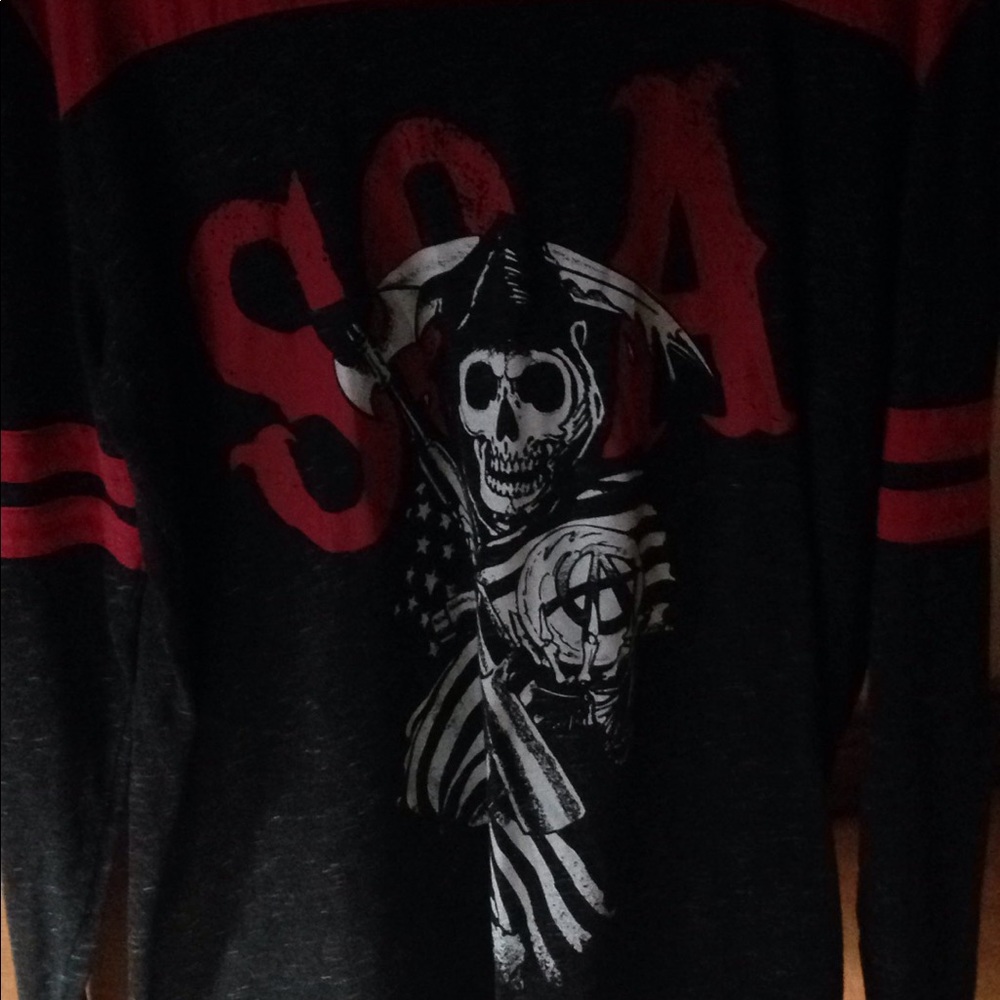Sons of anarchy long sleeve; size L